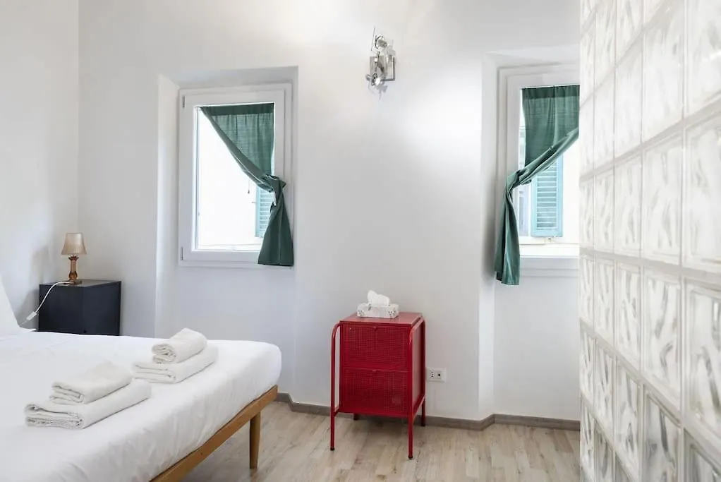 Apartment Unyca - Charming Cozy Retreat - Florence Italy